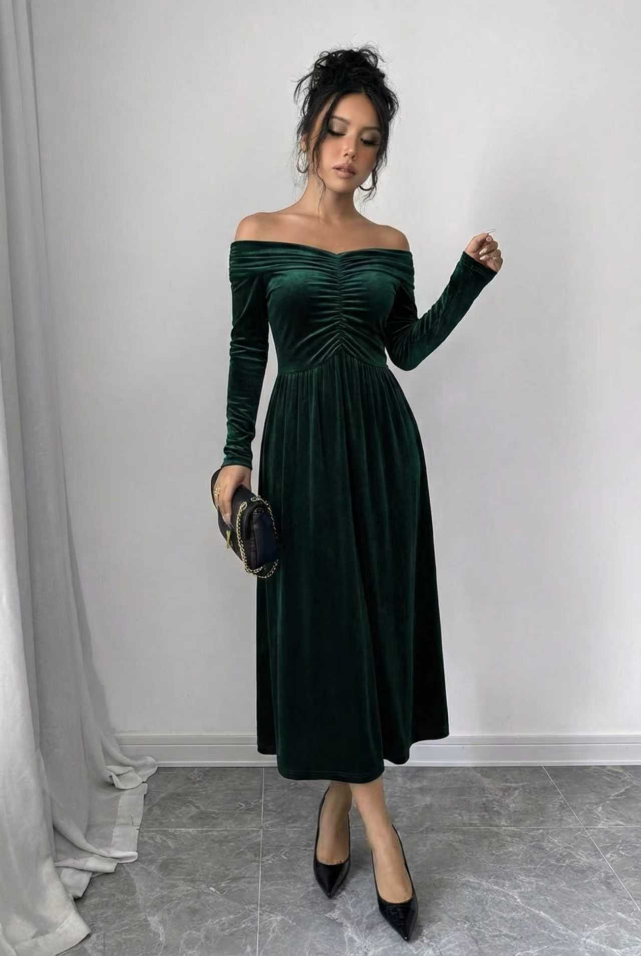 Womens Stylish Figure-hugging Velvet Long-sleeve Dress