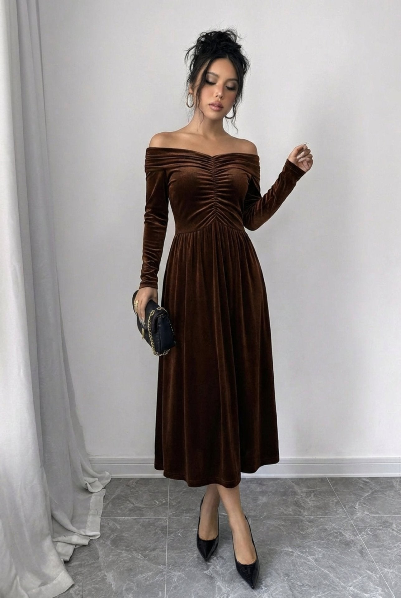 Womens Stylish Figure-hugging Velvet Long-sleeve Dress